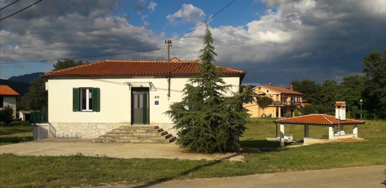 Villa Zwei Zedern Pićan 外观 照片